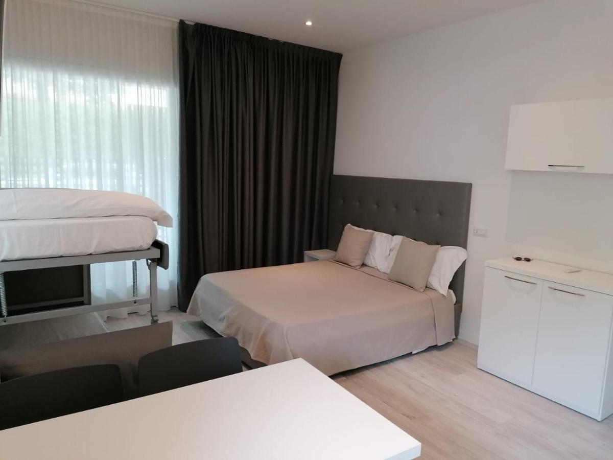 One-Bedroom Apartment,1239251323:JPEG